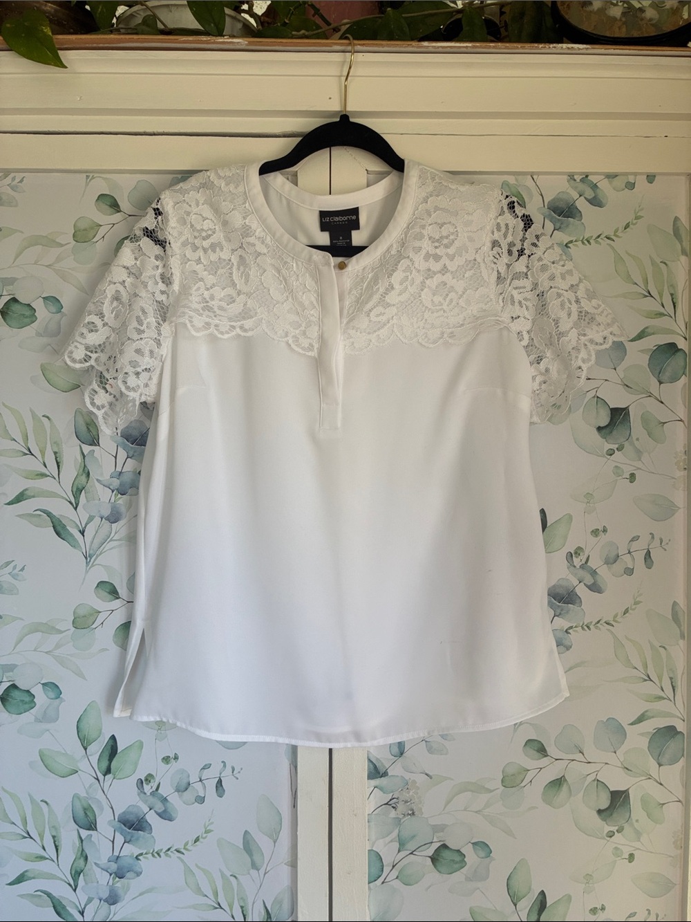 Liz Claiborne White Lace Yoke Short Sleeve Blouse